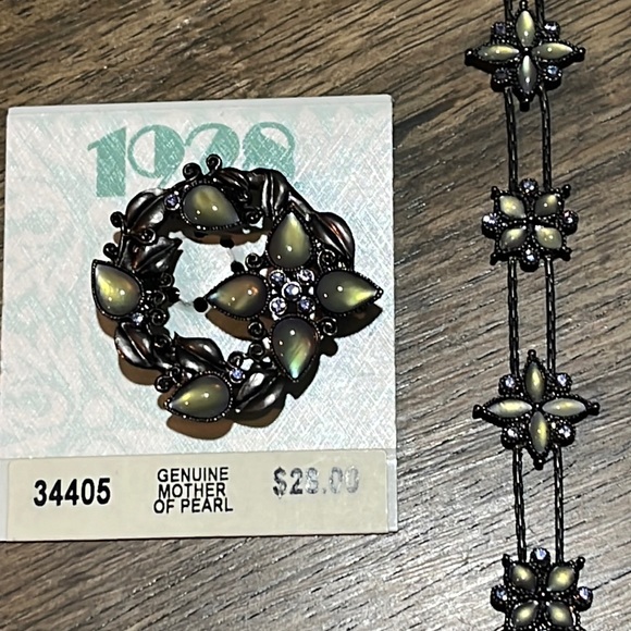 1928 Jewelry Set Matching Earrings, Necklace and Bracelet NWT - Picture 3 of 4